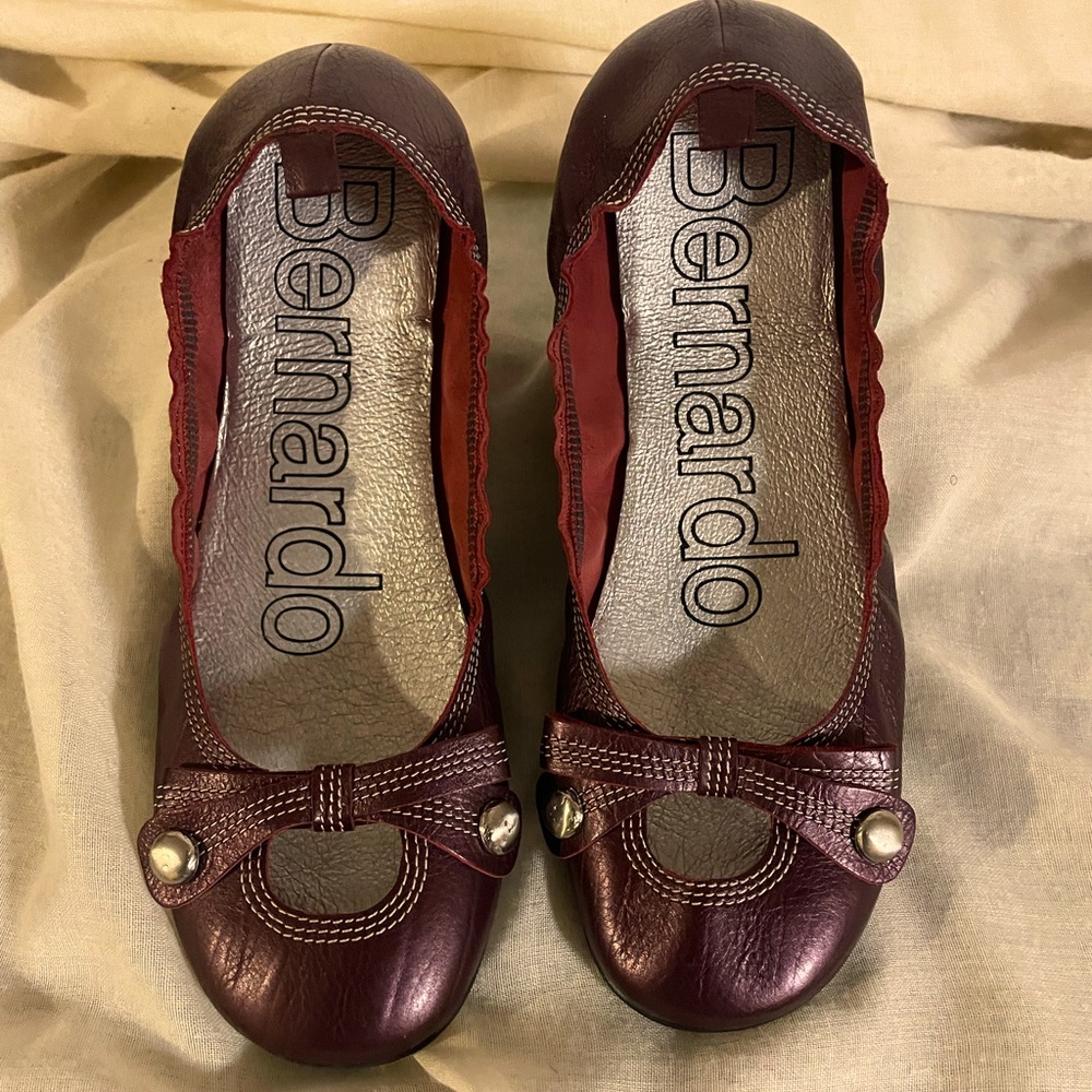 Bernardo ballet flat.